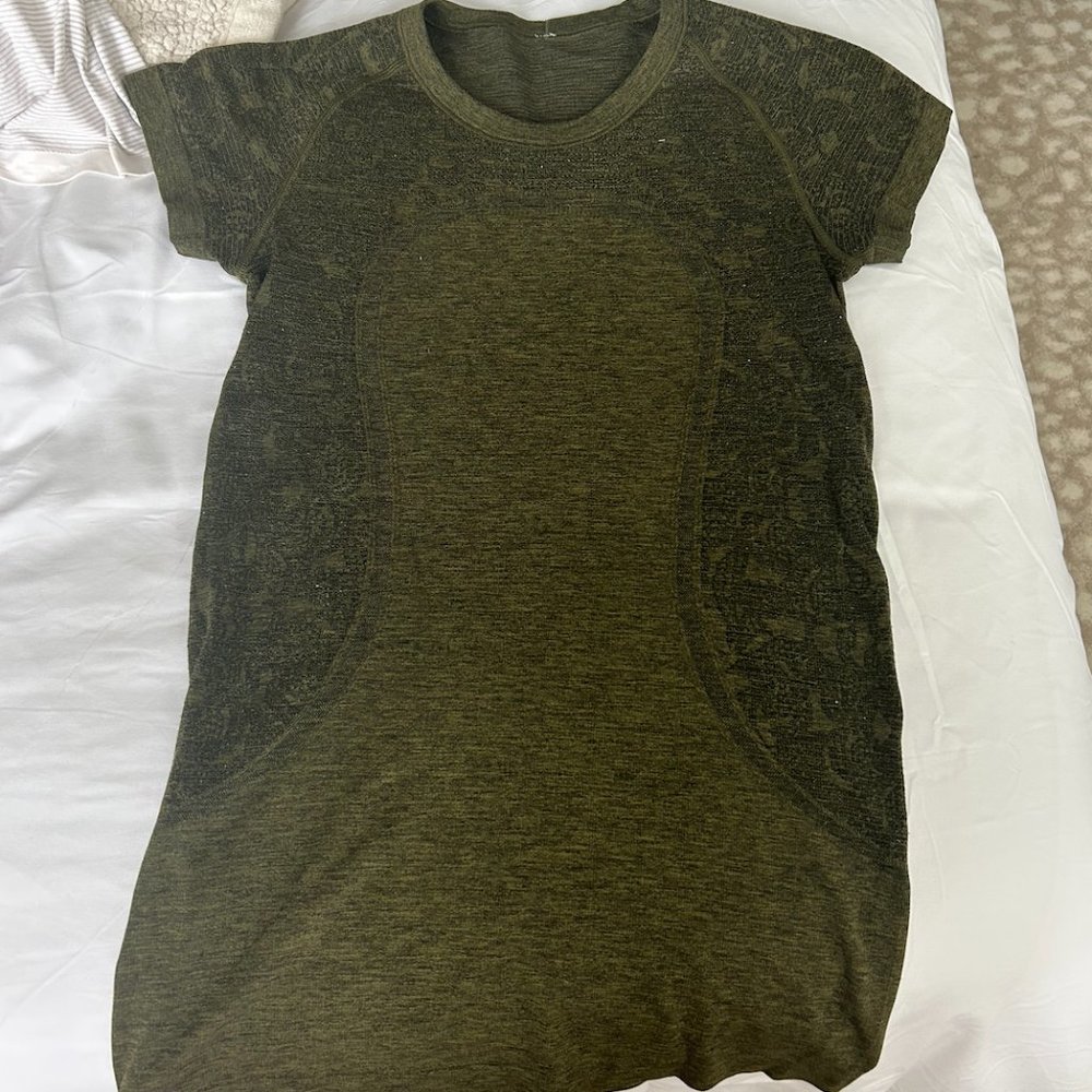 Lululemon Swiftly Top - Green Limited Edition (size 6 / small)